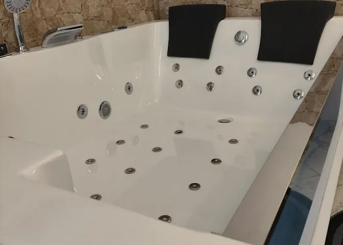 Valaoritou Luxury Jacuzzi By Dimcol 3 * سالونيك
